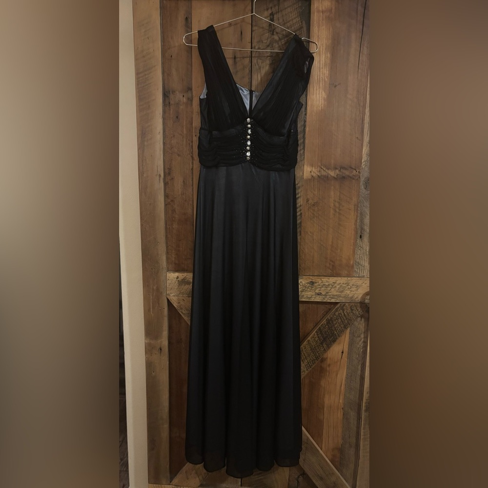 Evening Gown Pre-owned in Good Condition Patra Size 6 - Picture 6 of 9
